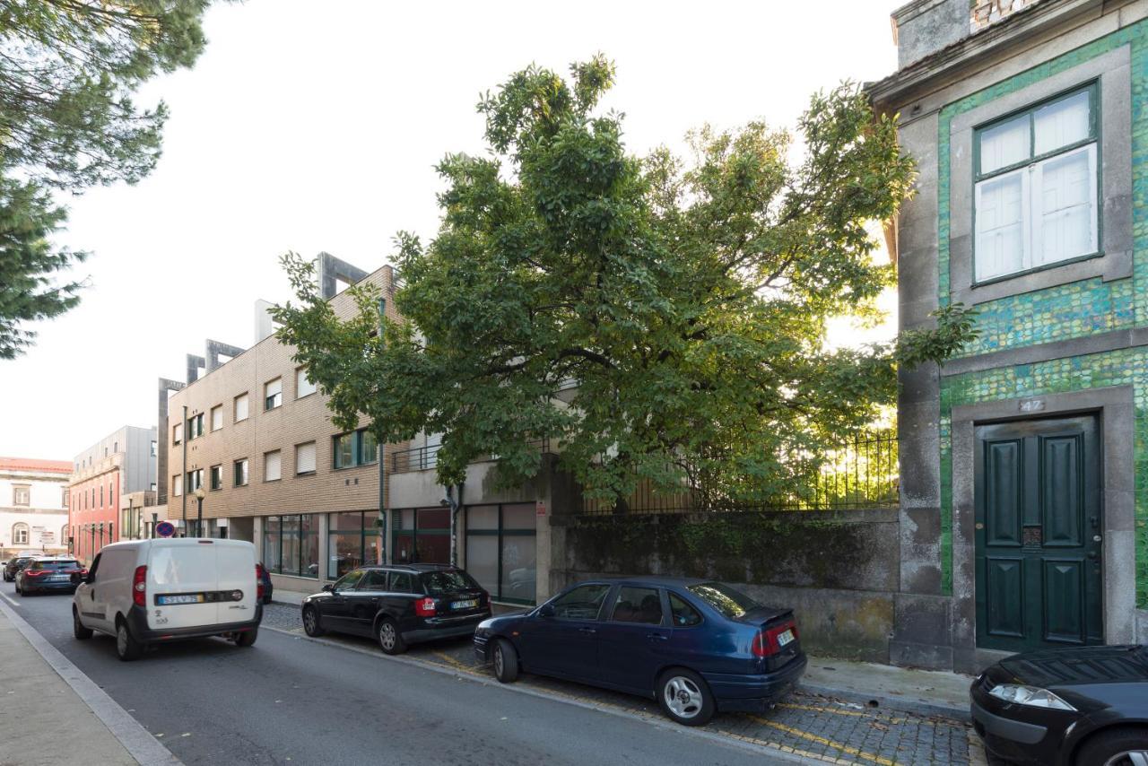 Lovelystay - Homey Feeling Flat W/ Free Parking Porto Exterior foto