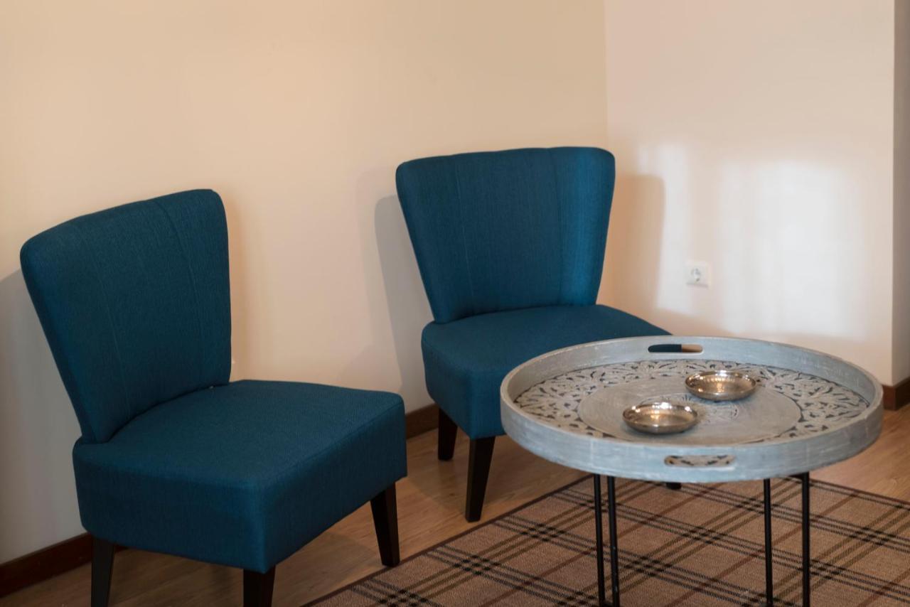 Lovelystay - Homey Feeling Flat W/ Free Parking Porto Exterior foto